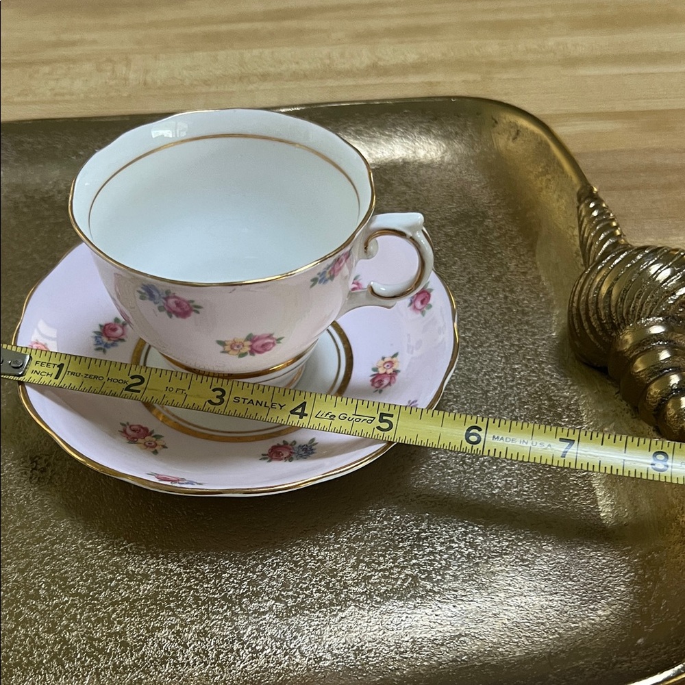 #1368*vintage Royal England Teacup and Saucer Set with Gold Trim - Picture 6 of 8